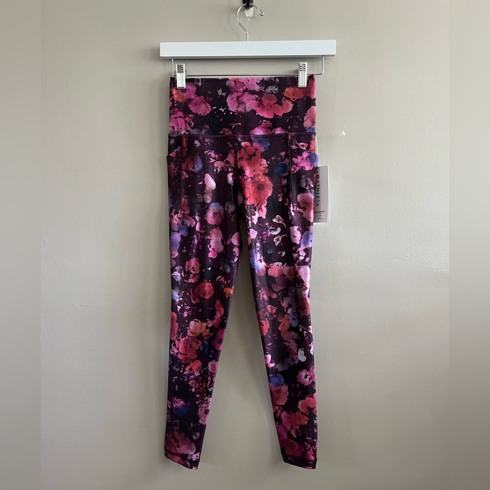 Athleta Salutation Stash Pocket II Printed Tight Pink Floral Size XS NWT